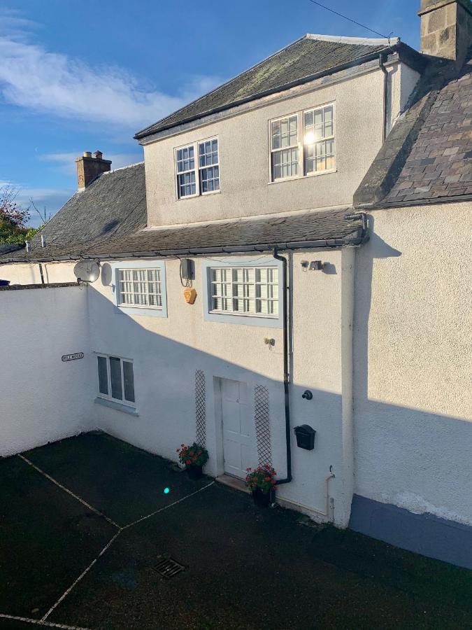 Hill House - Mews Town House, In A Quiet Private Close, In The City Centre Of Inverness. Exterior foto